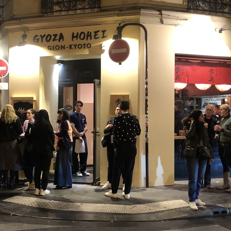 パリ店も大盛況!(海外1号店)