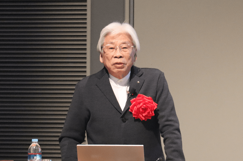 「最高のデザインは笑顔と笑いが生まれる」と話す水戸岡さん