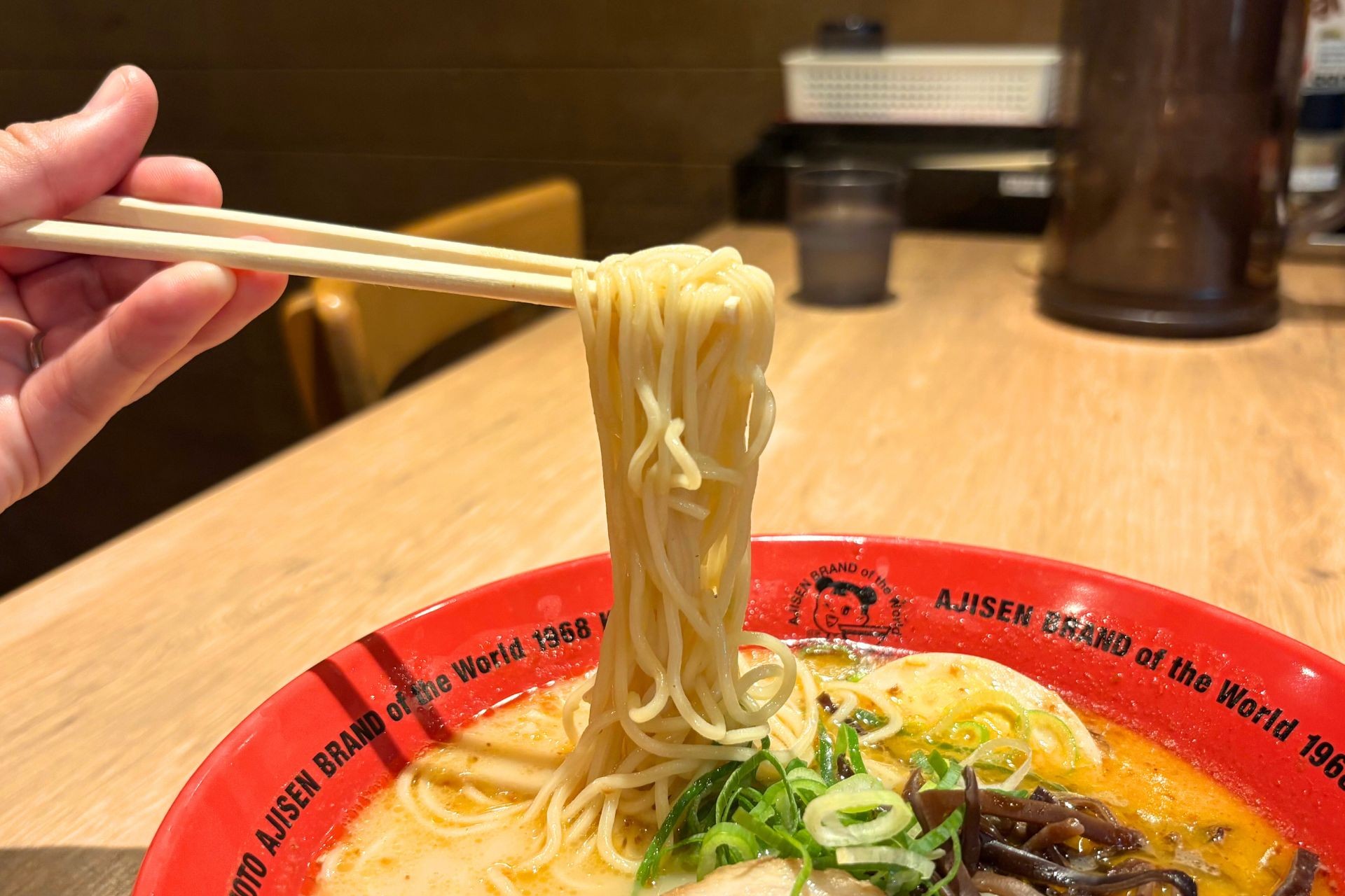 罪悪感を減らすヒミツは“麺”にあり。
味千拉麺×トイメディカル「塩分ケア麺」5月28日販売スタート