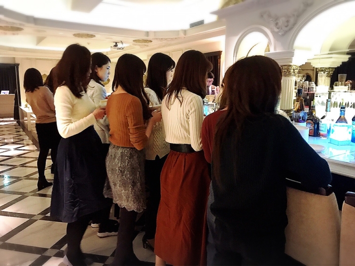 ORIENTAL LOUNGE 12