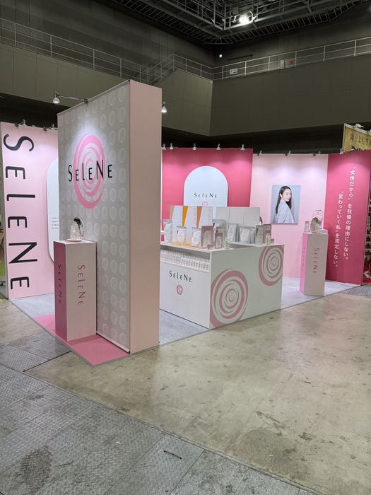 「SELENE」設立・出展