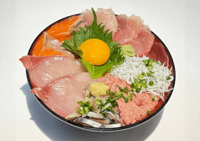 7種のとろ玉海鮮丼