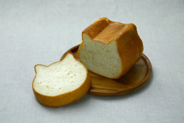 「ねこねこ食パン」商品イメージ　(画像提供：オールハーツ・カンパニー)