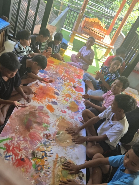 発散アート　フィンガーペイントで塗りたくって遊ぼう!