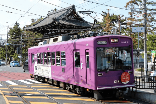 「映画のまち太秦」ラッピング電車