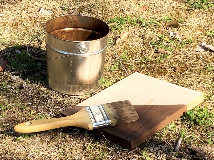 塗装を施してオリジナルテーブルに作り上げる楽しさも