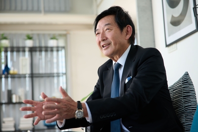 石田純一氏　インタビューの様子2