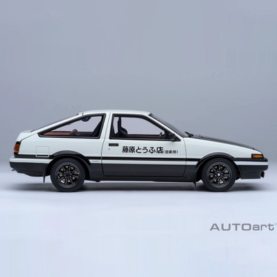 1/18スケール トヨタ スプリンター トレノ (AE86) 「頭文字D」（C）しげの秀一／講談社