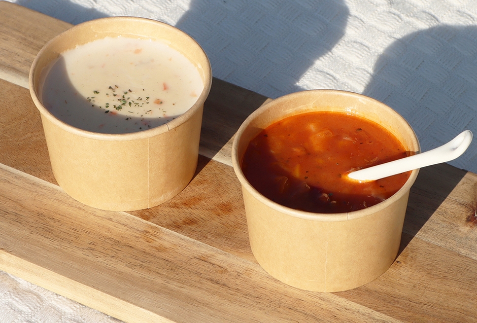 (左)クラムチャウダー/(右)ミネストローネ