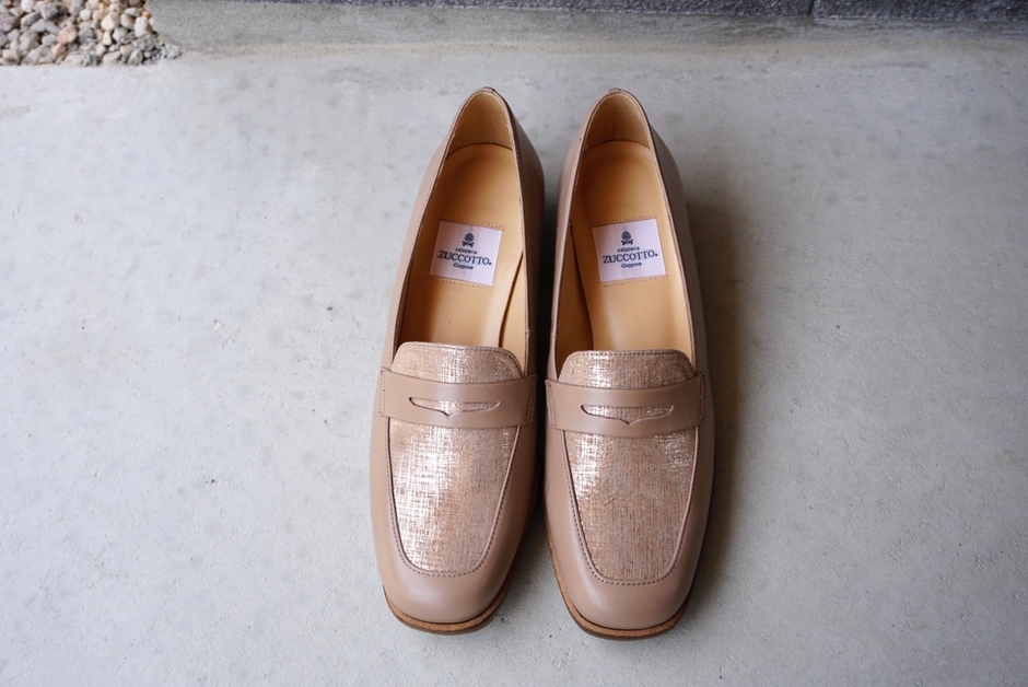 Z553 コンビローファー(ベージュ×シャンパンゴールド)