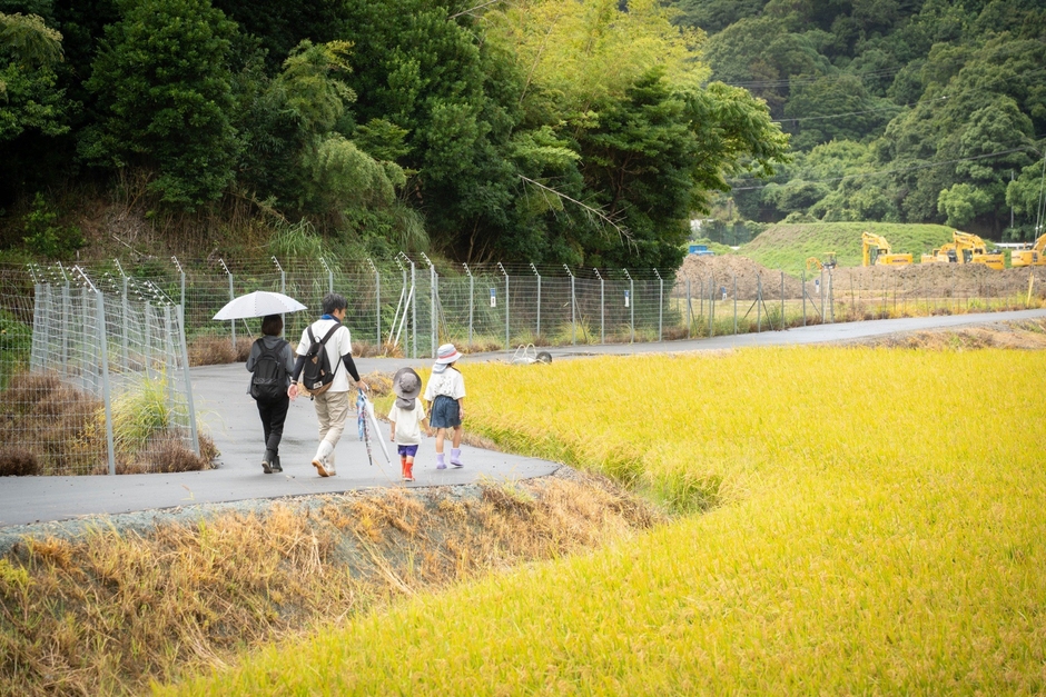 イベントに参加する家族