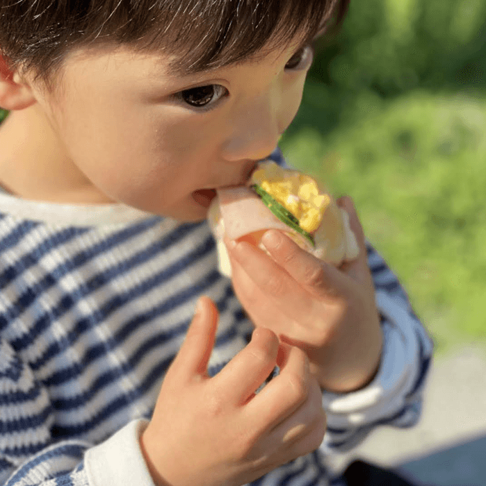 お子様が食べるイメージ