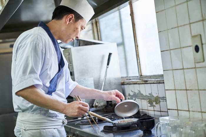 当館料理人の「本気の仕込み」をご堪能ください！