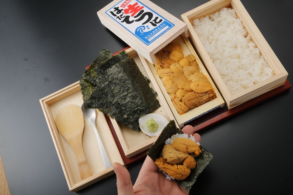 羽立ての箱うに¥2,980(+税)