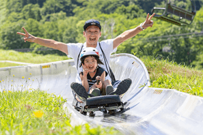 人気No1アトラクション「スーパーボブスレー」