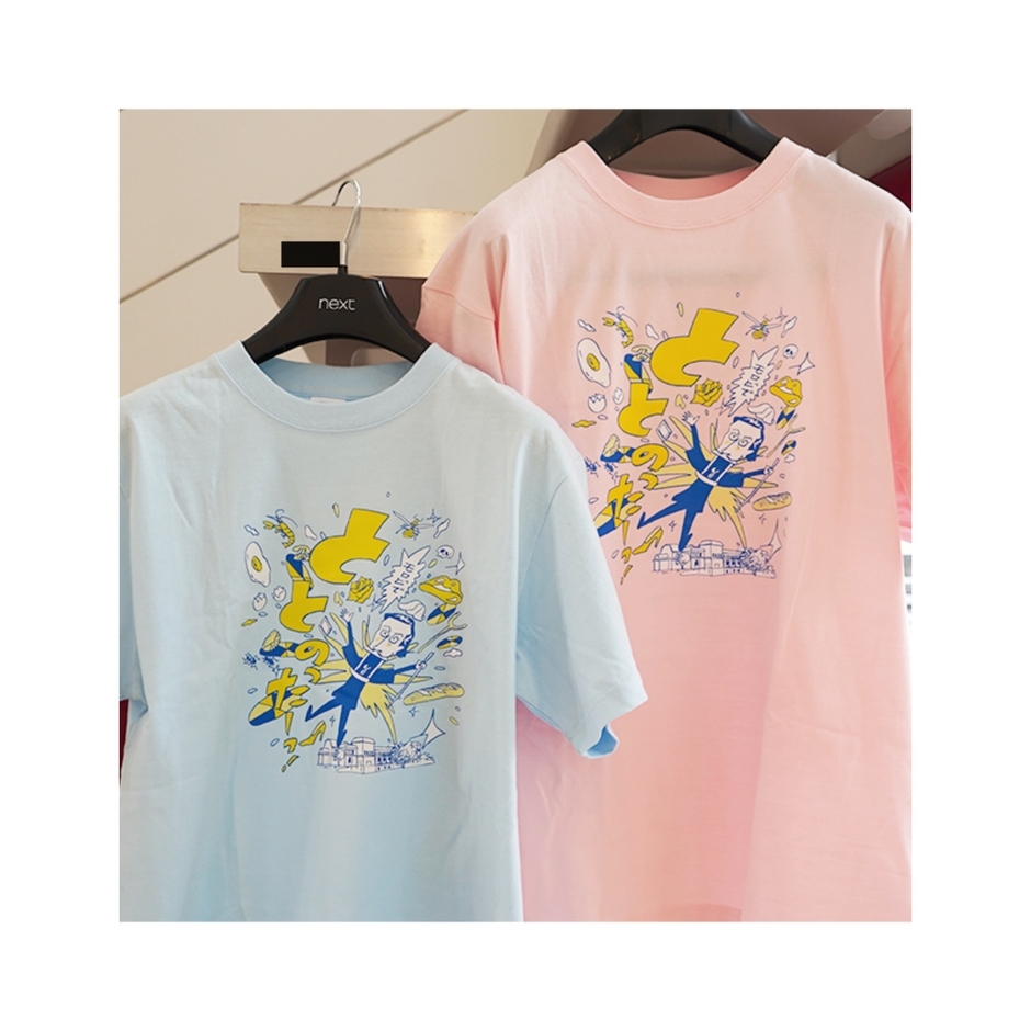 タナカカツキ氏描き下ろしイラストの美術館オリジナルTシャツも販売！