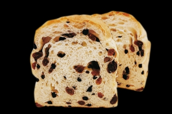 新出製パン所「鬼ぶどう」