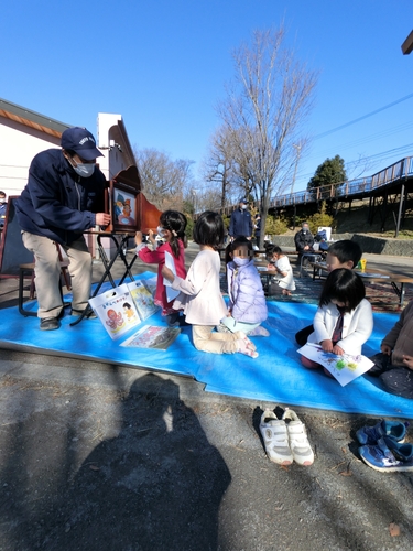 紙芝居、読んで読んで！