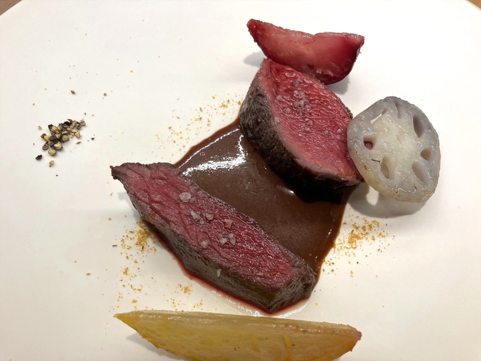 蝦夷鹿と本州鹿の食べ比べ