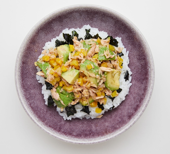 お口の中にとろたく巻きが出現!? 「やみつきツナたくアボ丼」