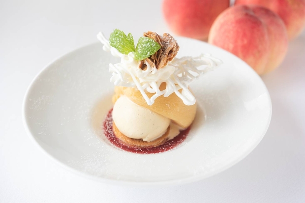 “ピーチメルバ”　ブラッスリー　ポール・ボキューズ　銀座スタイル