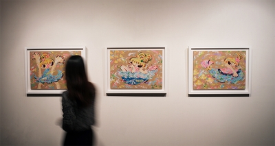 ロッカクアヤコ「早生まれ行進曲」から3点 シルクスクリーン・手彩色 各44×59cm 落札予想価格 各150~250万円