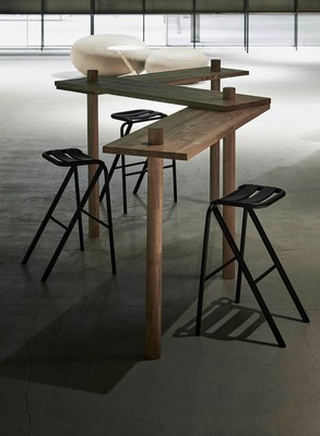 BENT HIGH STOOL1