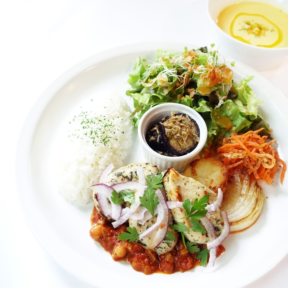 チーズガーデン塩原珈琲「ハーブチキンのトマトチリソース」