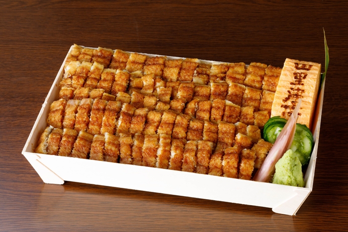 煮あなご重（秘伝たれ付）