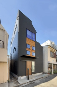 【17坪の敷地に建つ3階建て二世帯住宅】デザイン性と機能性を両立させた、ライフスタイルに寄り添う都市型住宅が完成