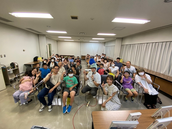 みんなで「ハイ！ポーズ」