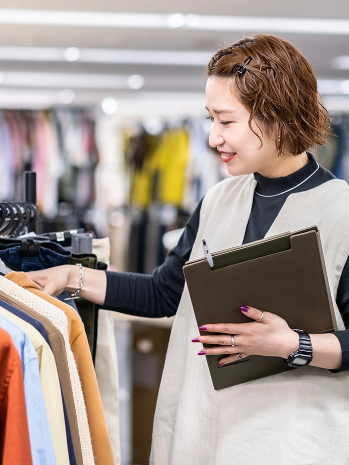 スタイリストが  あなたに最適なコーデ を提案します