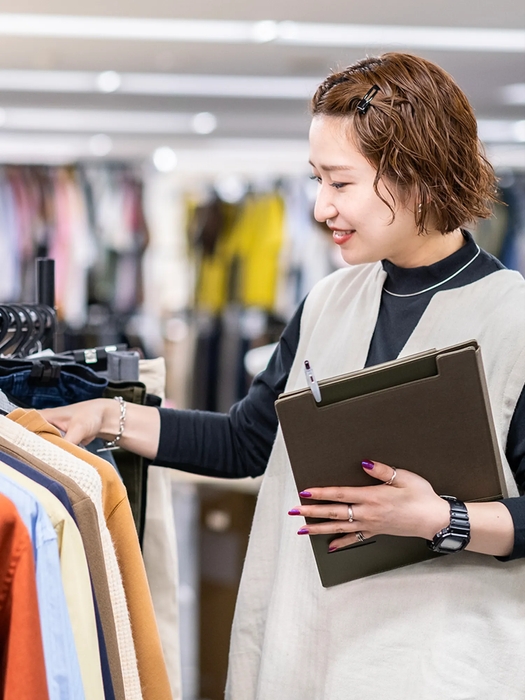 スタイリストが あなたに最適なコーデ を提案します