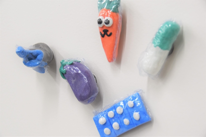 人生ゲームで使った駒も学生の手作り