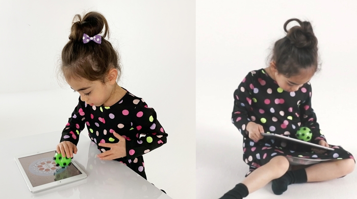 デジコロは握って転がす!または乗せてバランスをとって遊ぶアプリもあります。