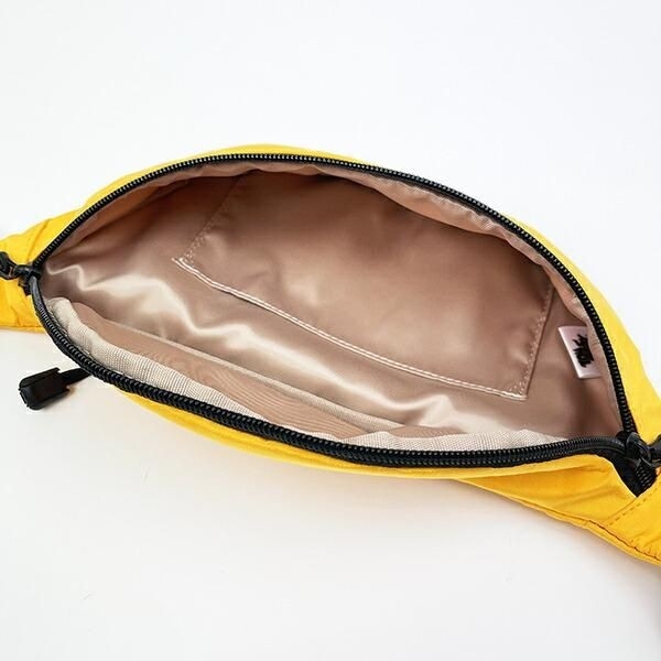 トムとジェリーのカラーボディバッグ