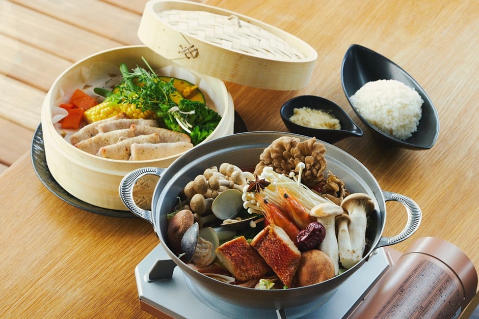 ＜お食事＞季節の鍋とハーブ蒸し