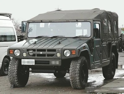 高機動車