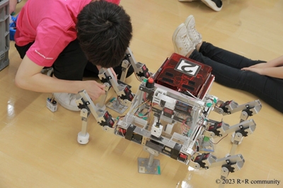 本格的なロボットが多数出場します