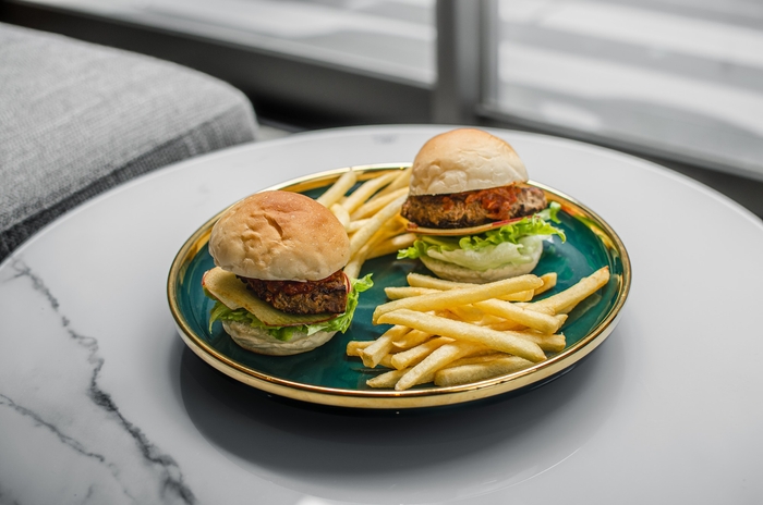 信州牛プレーンミニバーガー&ポテトフライ