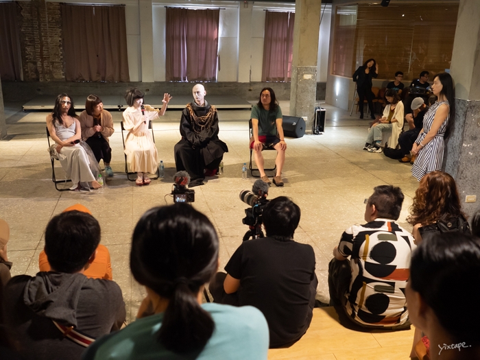 台湾では、多くの観客に熱気とともに迎え入れられ、会場は大きな活気に包まれた。