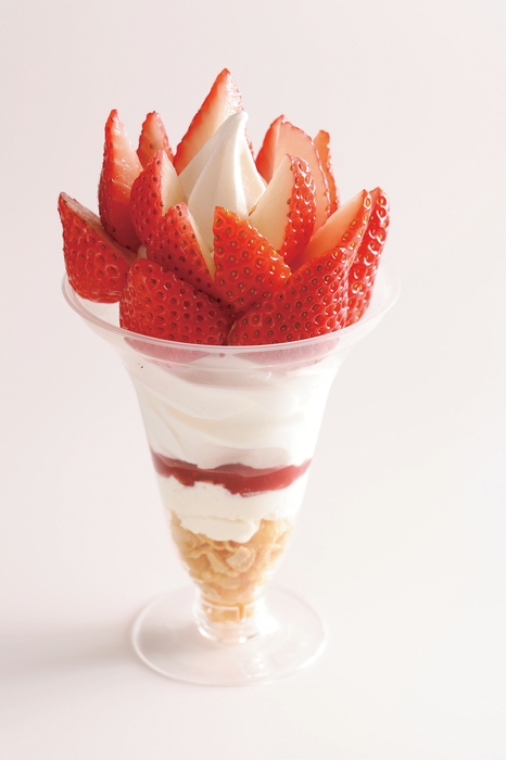 うらかわ3種のいちご贅沢食べ比べパフェ