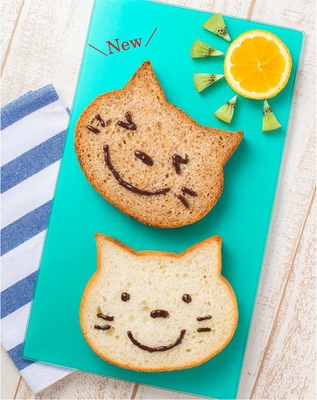 写真上:いろねこ食パン(ちゃいろ)/写真下:いろねこ食パン