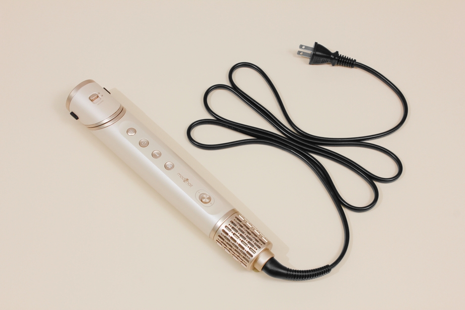 軽量/耐久性の高い電源コード