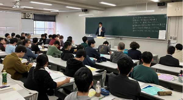 近畿大学理工学部「第28回数学コンテスト」開催　中高生からシニア世代まで数学愛好者が5時間かけ難問に挑戦