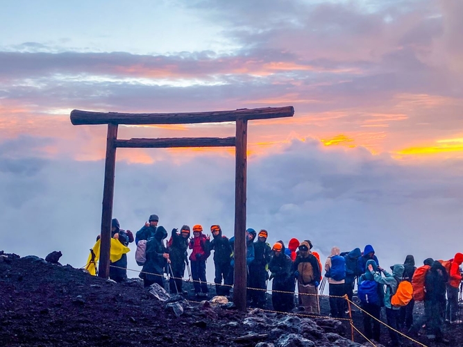 山頂から見る風景は絶景です