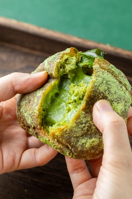 お濃茶クリーム生ドーナツ　400円