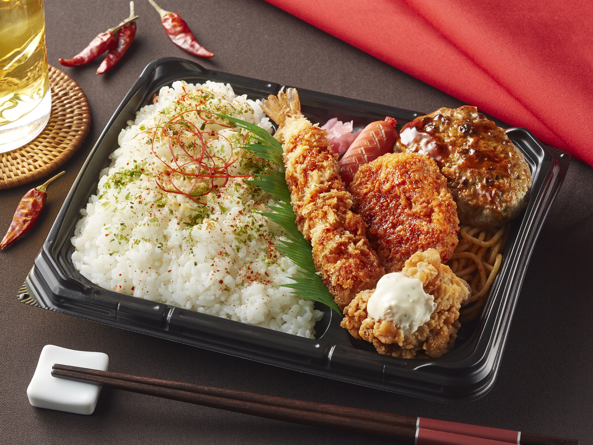 あの味がミニストップで味わえます！！ 名古屋名物「赤から」監修商品 「ずっしり！赤からミックス弁当」  「旨辛焼うどん」、「冷しつけ麺」 など計６品、６／１４（火）発売