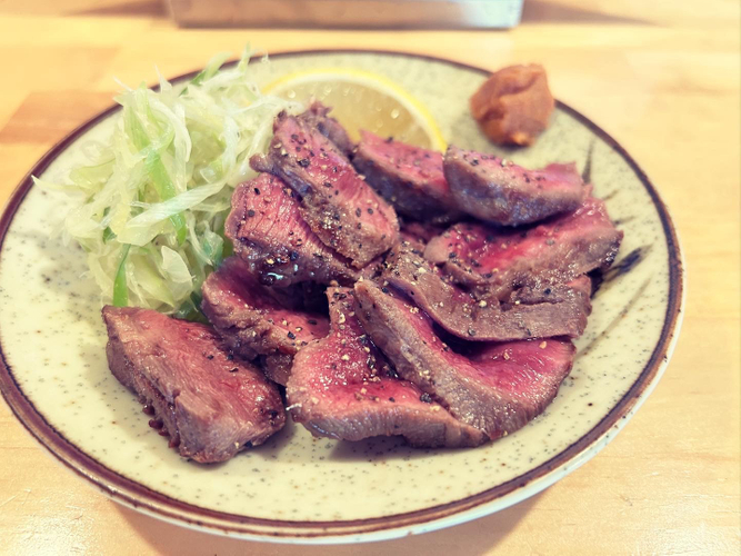 焼肉店ではなかなかない厚切りの牛タン　　