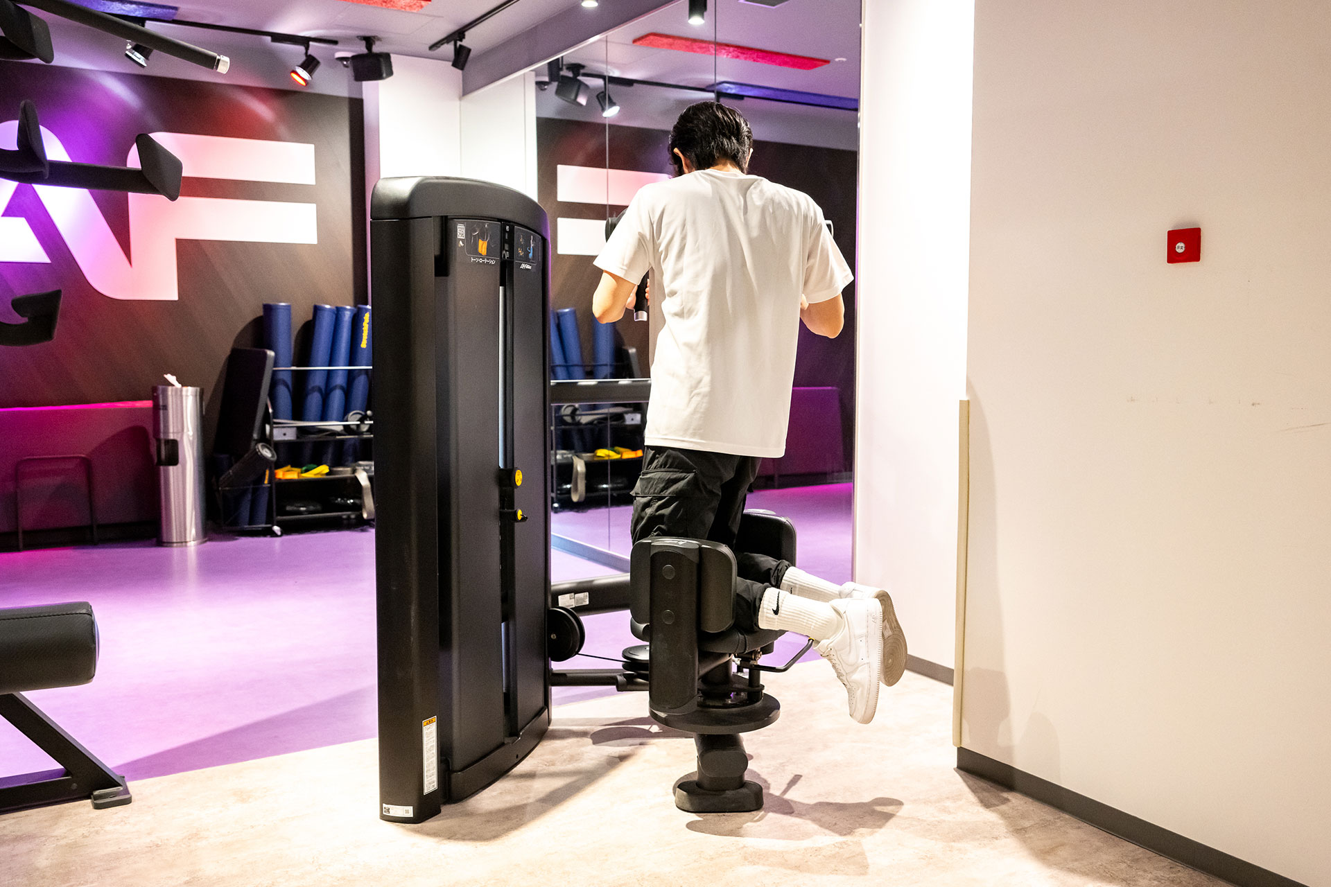 【HEALTHIER MAGAZINE（ヘルシアマガジン）】24時間年中無休フィットネスジム「エニタイムフィットネス」のウェブマガジン更新中！＜メリハリボディを目指そう！ くびれメイクトレーニング＞